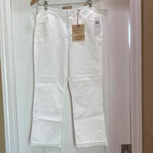 NWT Democracy white denim pants. Size 6